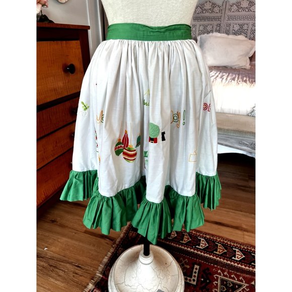 Vintage Small Embroidered Full Circle Cotton Christmas Skirt - Picture 10 of 11